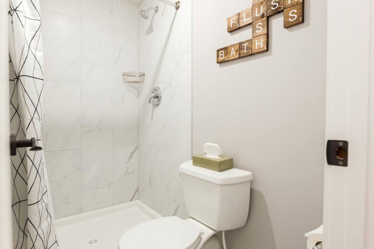 Modern Executive Suite I Complimentary Netflix & Parking! Edmonton Extérieur photo