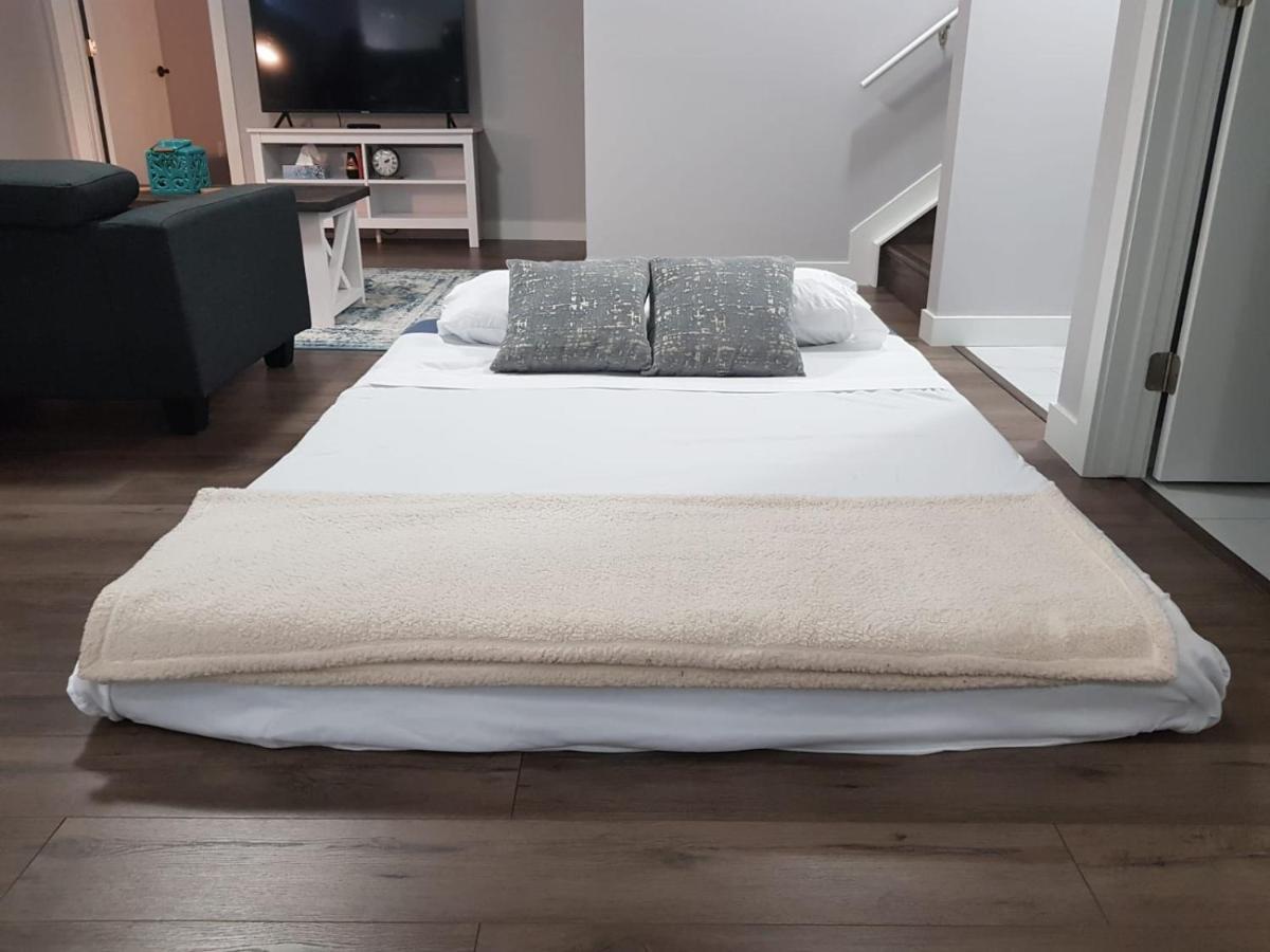 Modern Executive Suite I Complimentary Netflix & Parking! Edmonton Extérieur photo